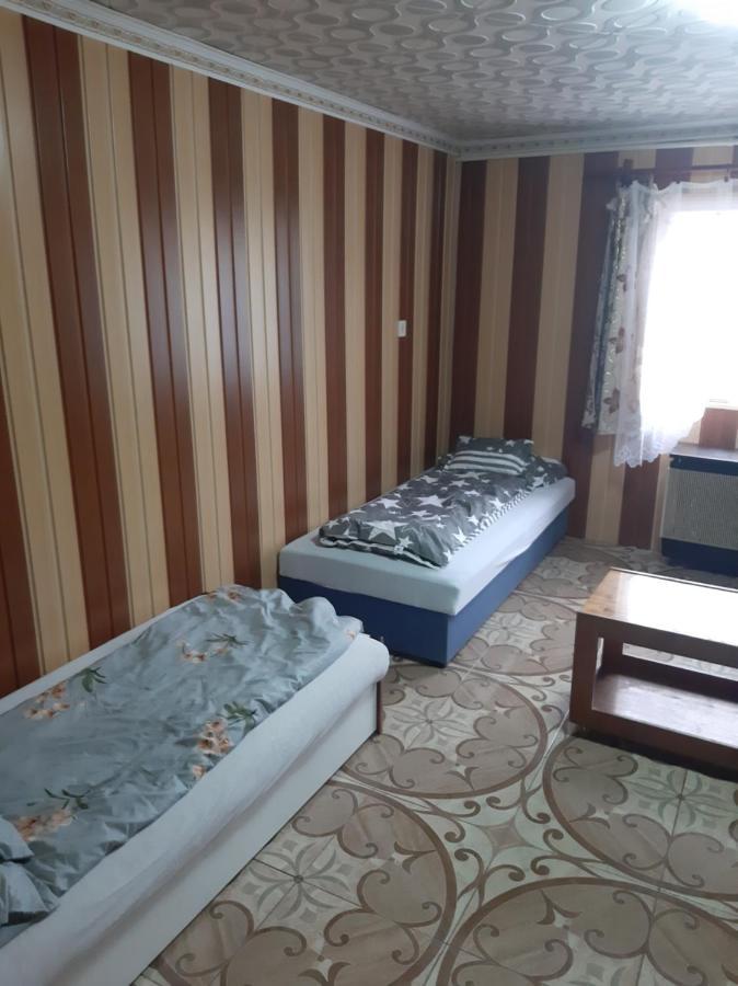 Viktoria Vendeghaz Apartment Miskolc Exterior photo