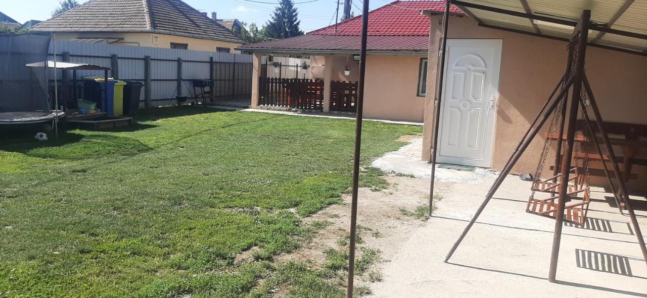 Viktoria Vendeghaz Apartment Miskolc Exterior photo